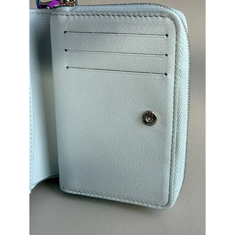 Louis Vuitton Coussin Lou Wallet LV Ski Monogram Embossed Lambskin Grey 72953